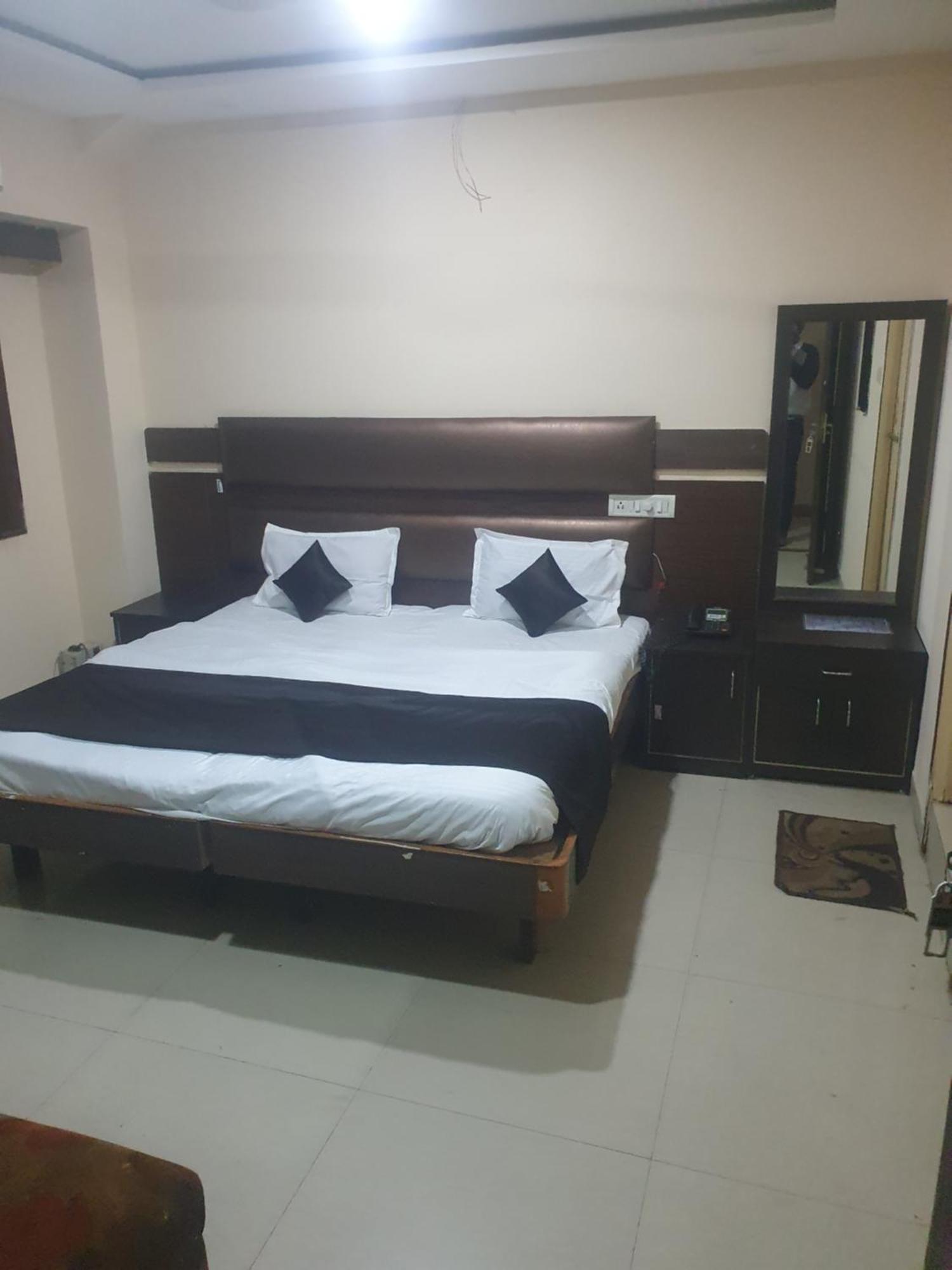 Hotel Anmol Ambikapur Habitación foto