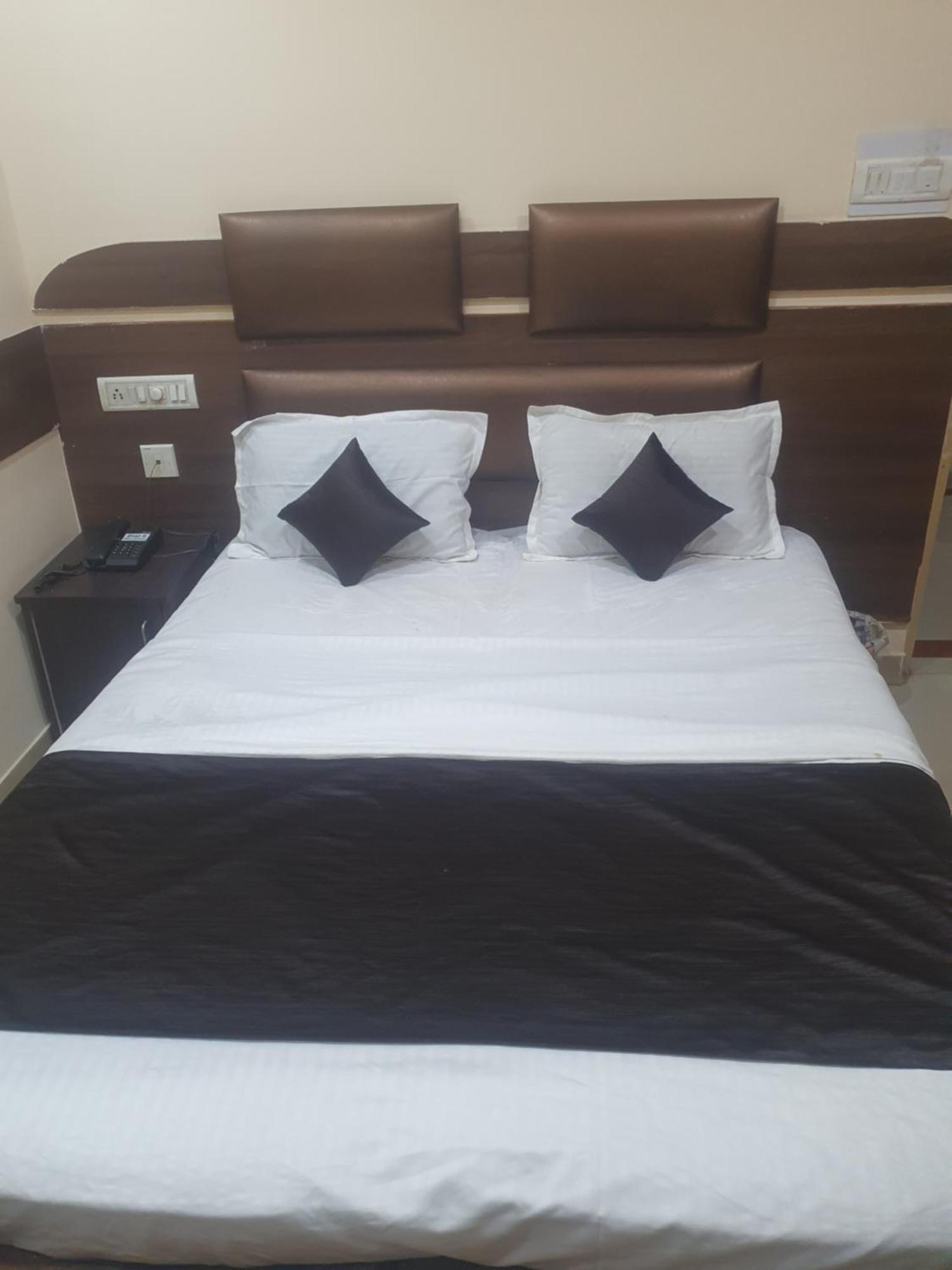 Hotel Anmol Ambikapur Habitación foto